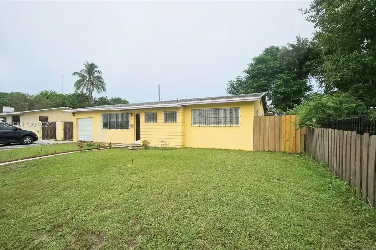51 NE 195th St, North Miami FL 33179