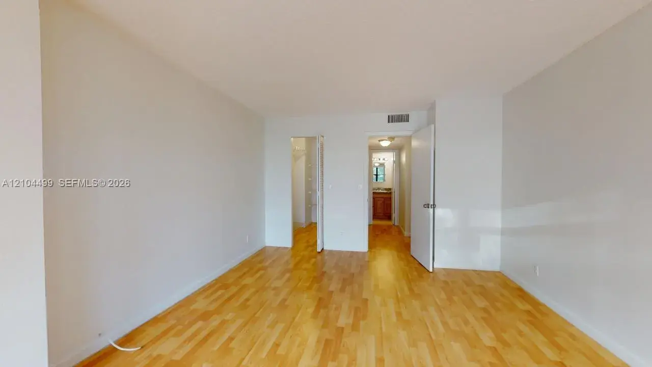 400 Leslie Dr # 205, Hallandale Beach FL 33009