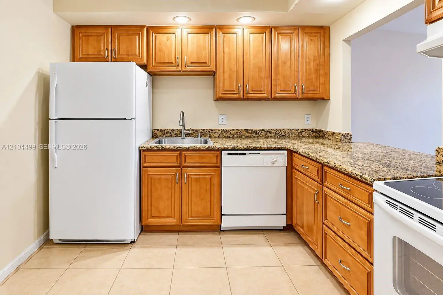 400 Leslie Dr # 205, Hallandale Beach FL 33009