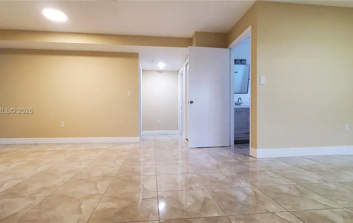 1627 NW 18th St # 310, Miami FL 33125