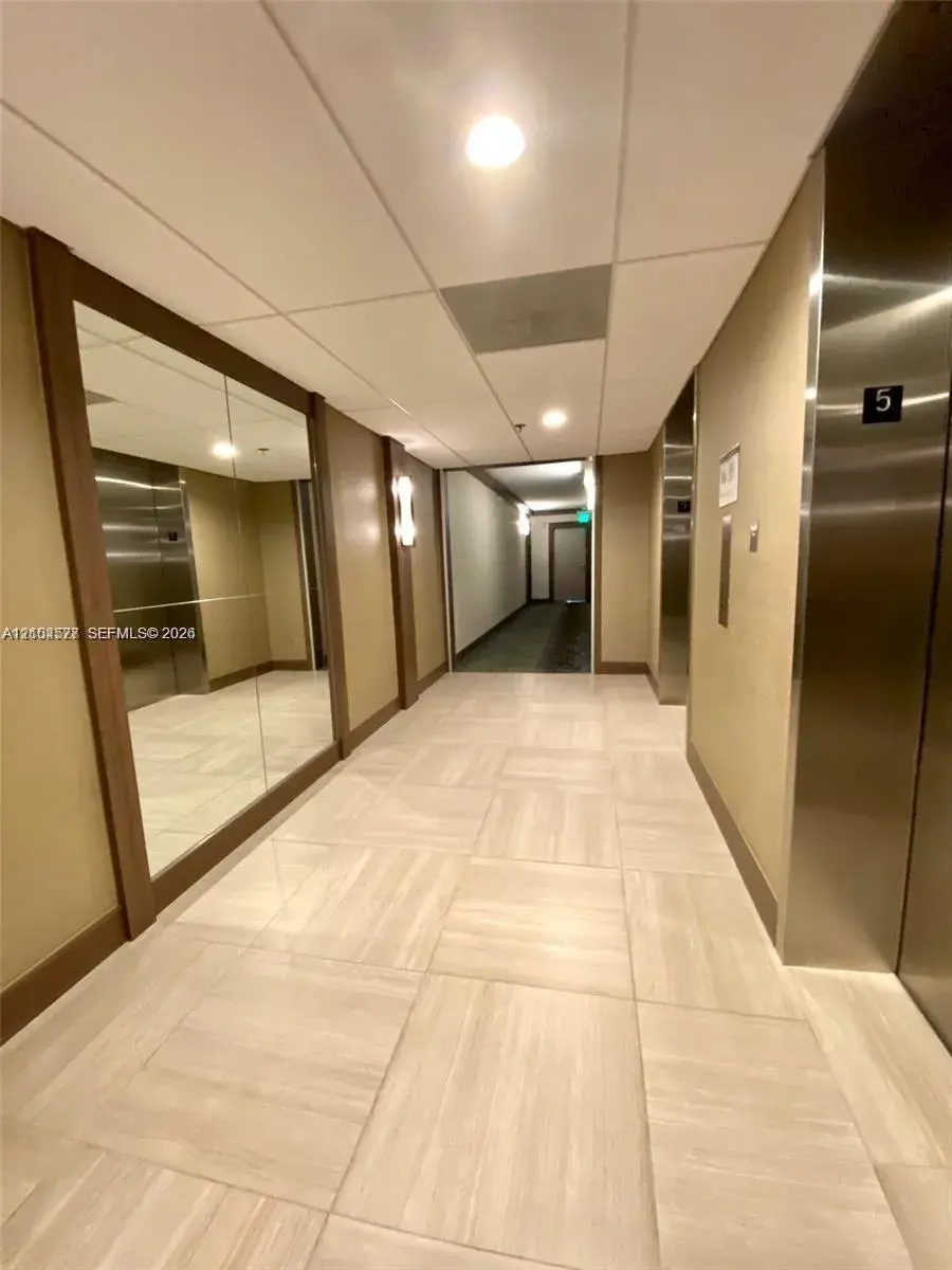 3701 N Country Club Dr # 508, Aventura FL 33180