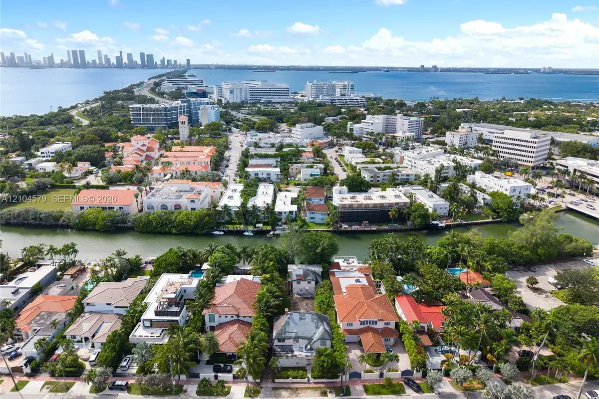 3746 Chase Ave, Miami Beach FL 33140