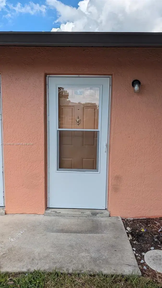 1031 SE 9th Street, Cape Coral FL 33990