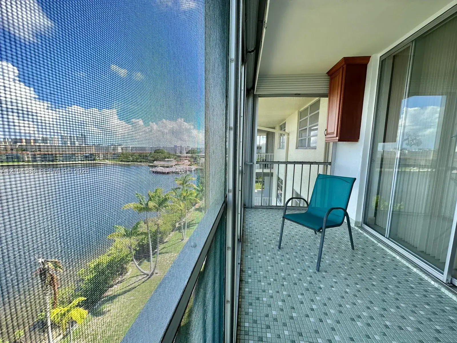 2861 Leonard Dr # F605, Aventura FL 33160