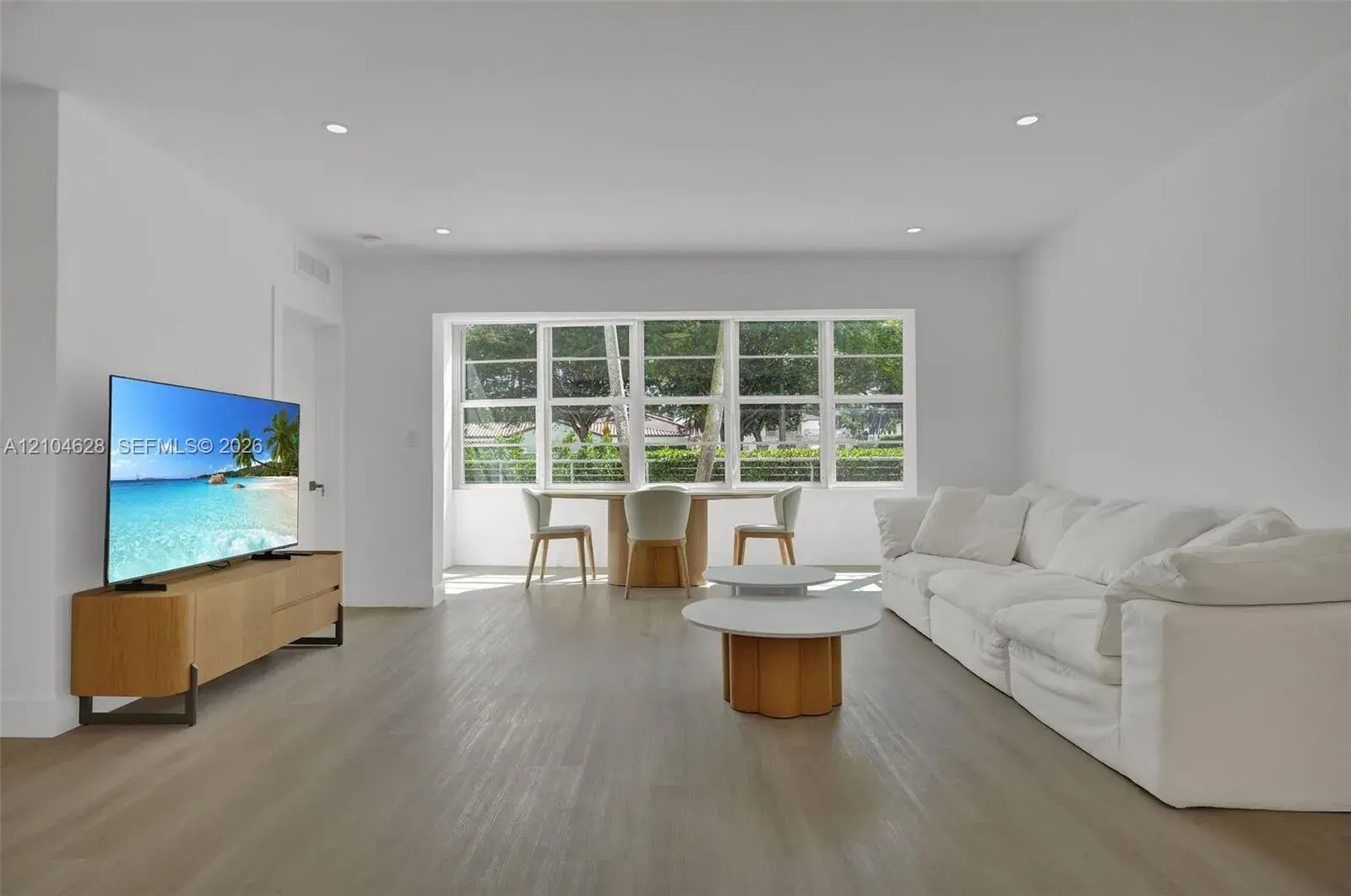 4800 Pine Tree Dr # 101, Miami Beach FL 33140