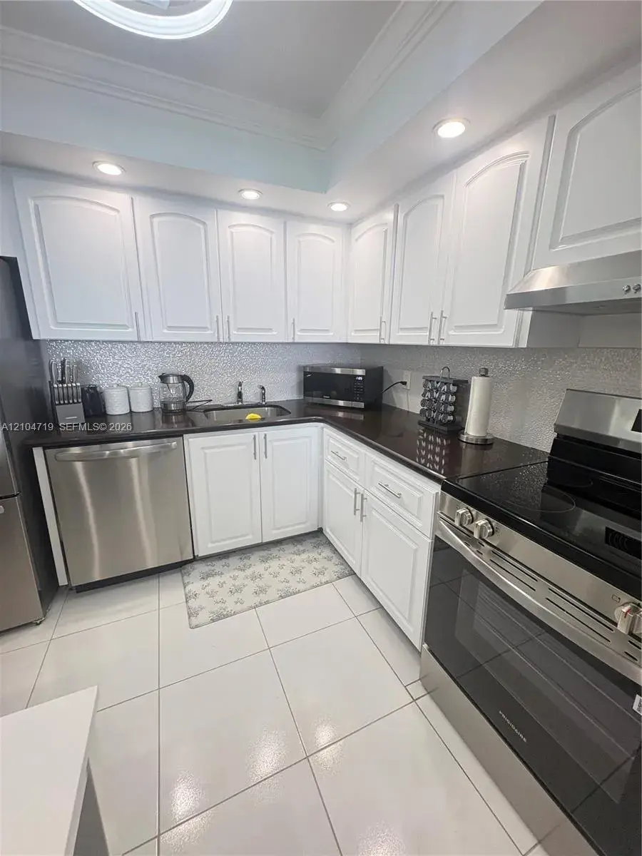 2101 S Ocean Dr # 1902, Hollywood FL 33019