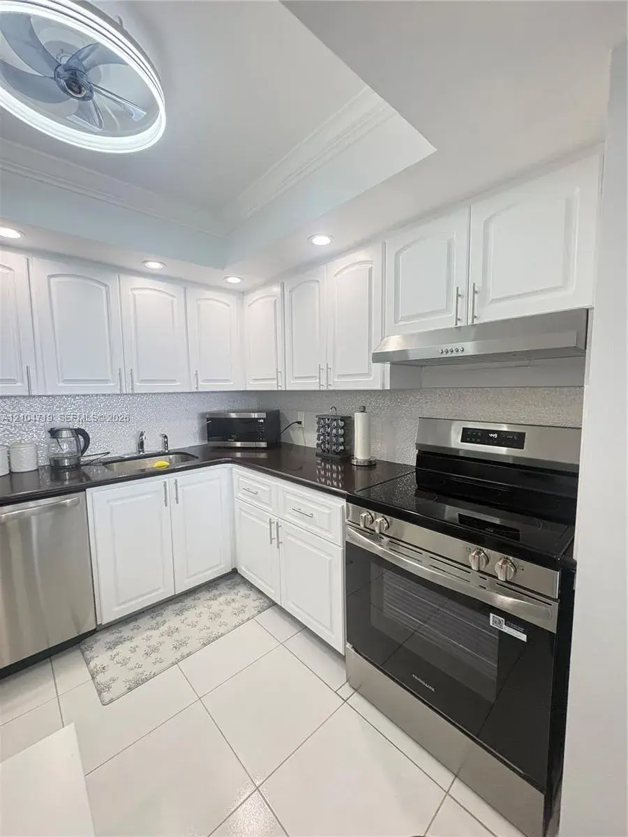 2101 S Ocean Dr # 1902, Hollywood FL 33019
