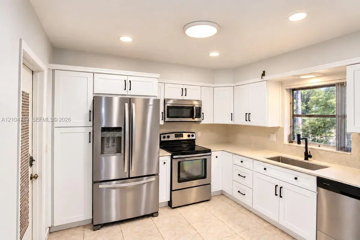 412 S Luna Ct # 9, Hollywood FL 33021