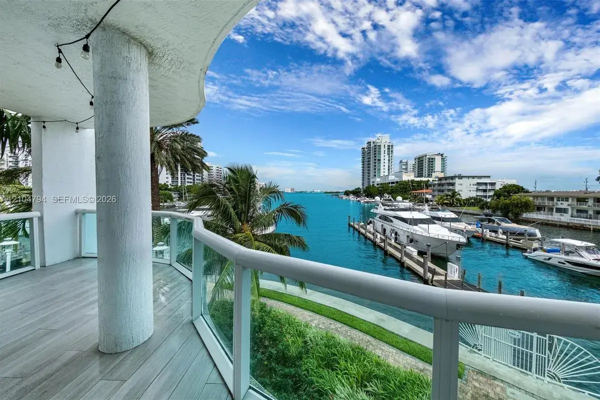 7918 Harbour Island Dr # 207, North Bay Village FL 33141