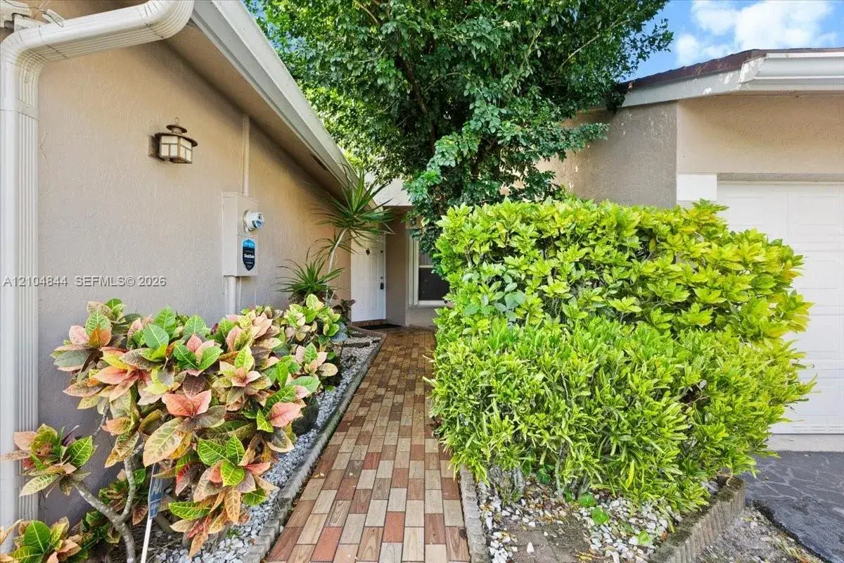 1216 NW 51st Way, Deerfield Beach FL 33442