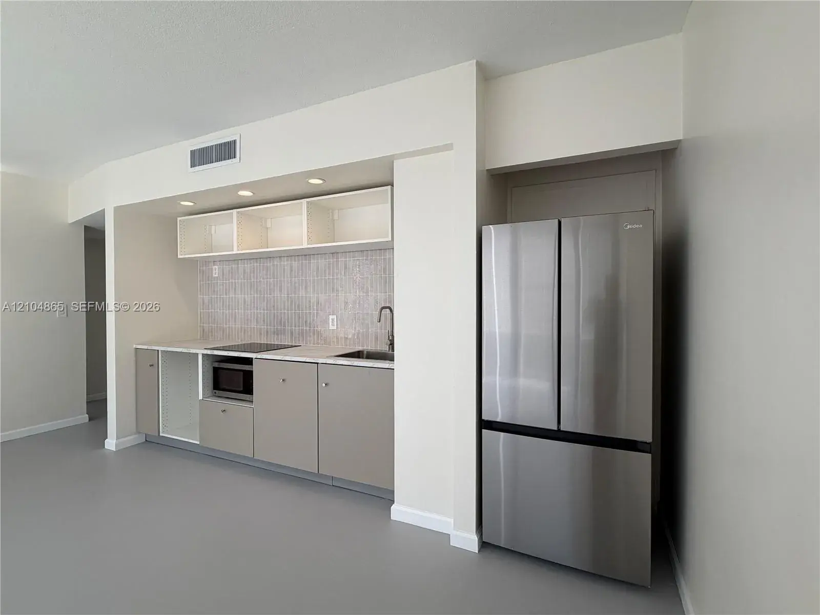 900 Bay Dr # 413, Miami Beach FL 33141