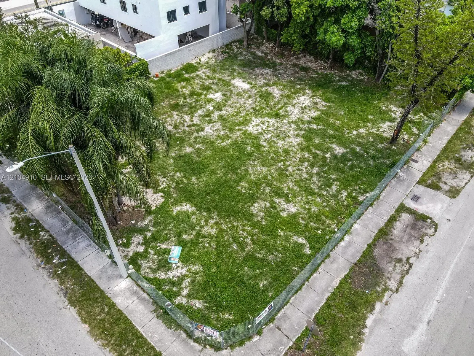 2895 NW 45th St, Miami FL 33142