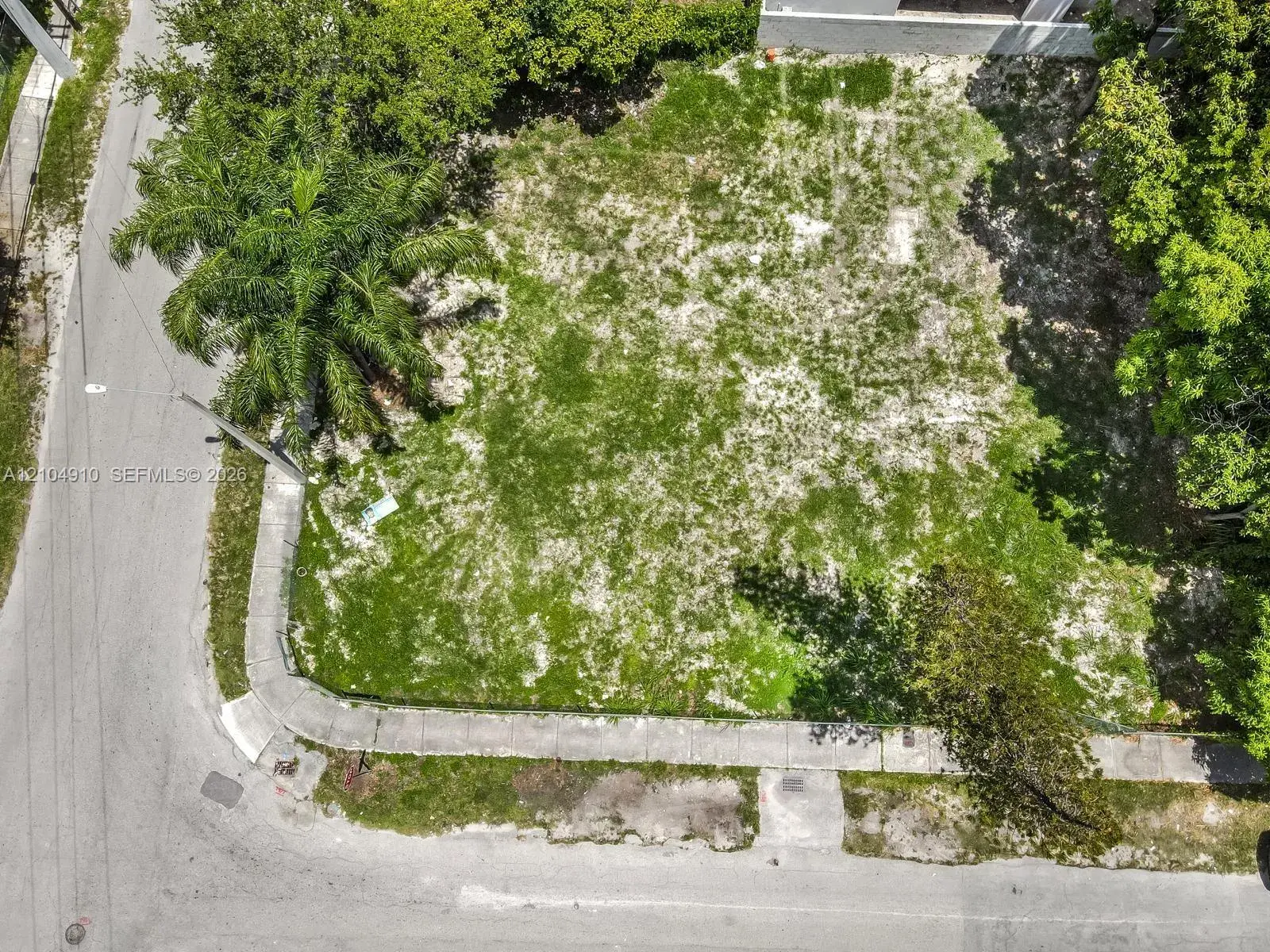 2895 NW 45th St, Miami FL 33142