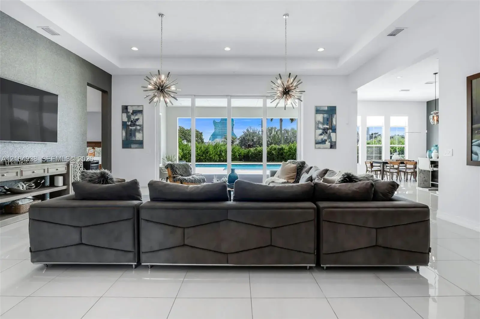 5202 S Sterling Ranch Cir, Davie FL 33314