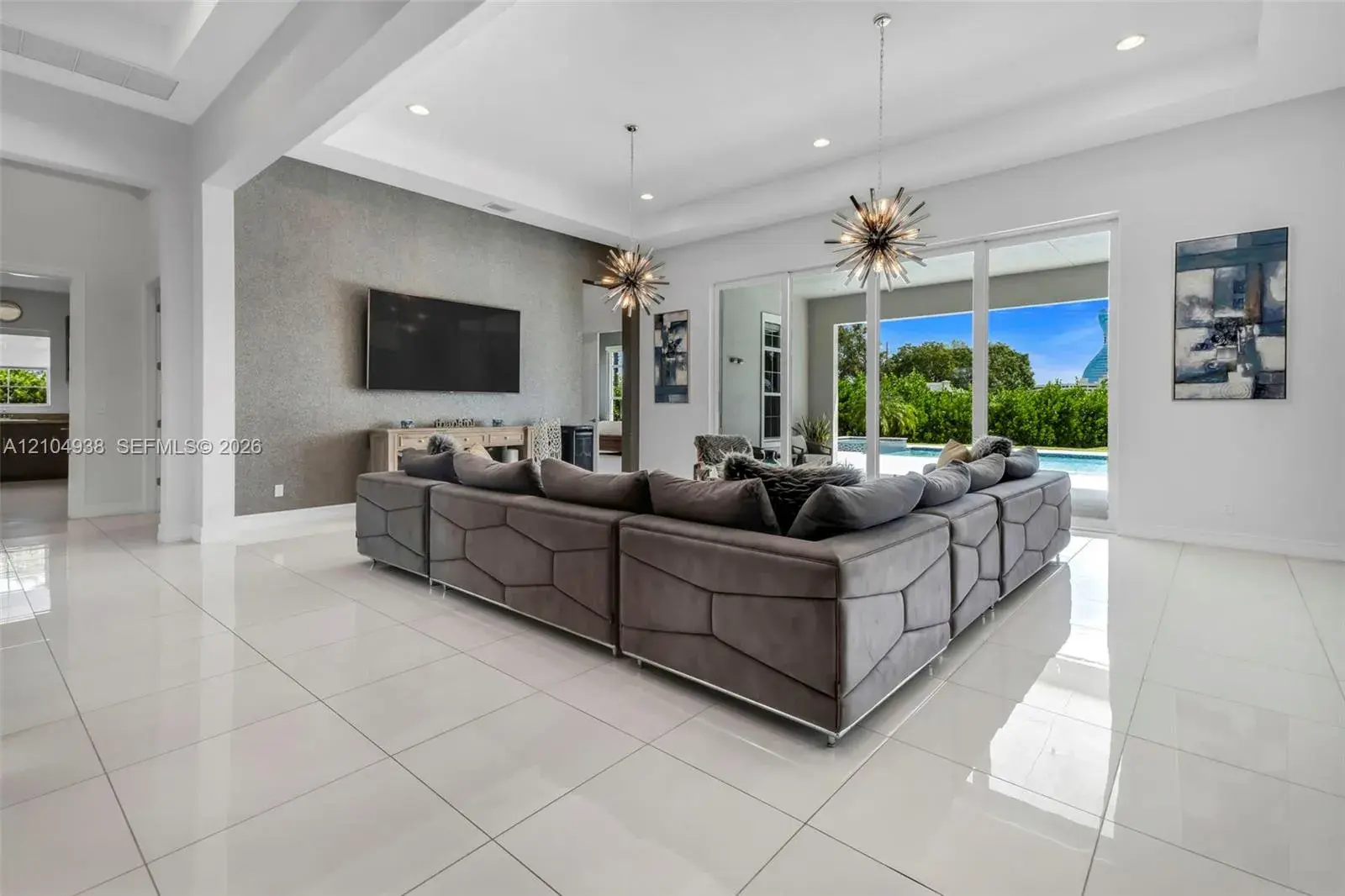 5202 S Sterling Ranch Cir, Davie FL 33314