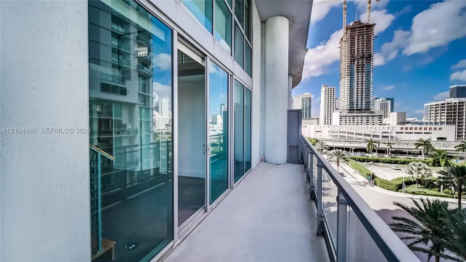 90 SW 3rd St, Miami FL 33130