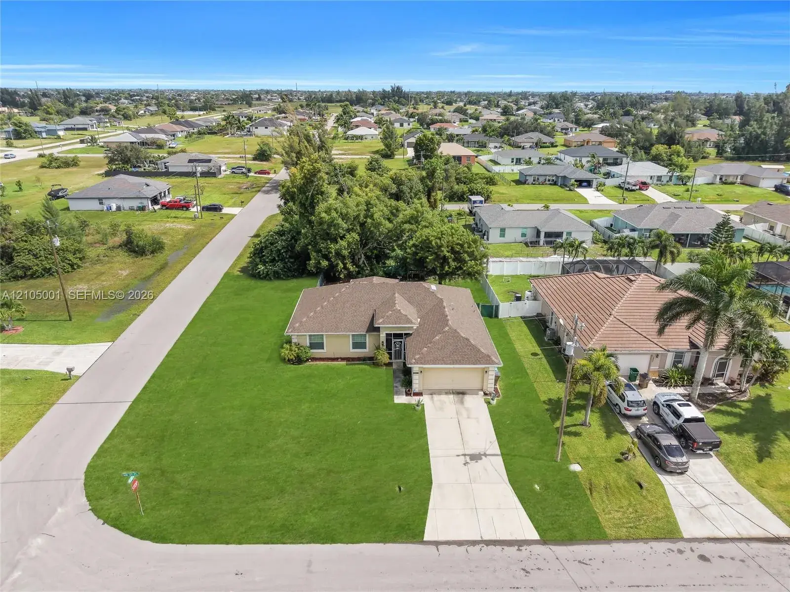 1211 NW 27th PL, Cape Coral FL 33993