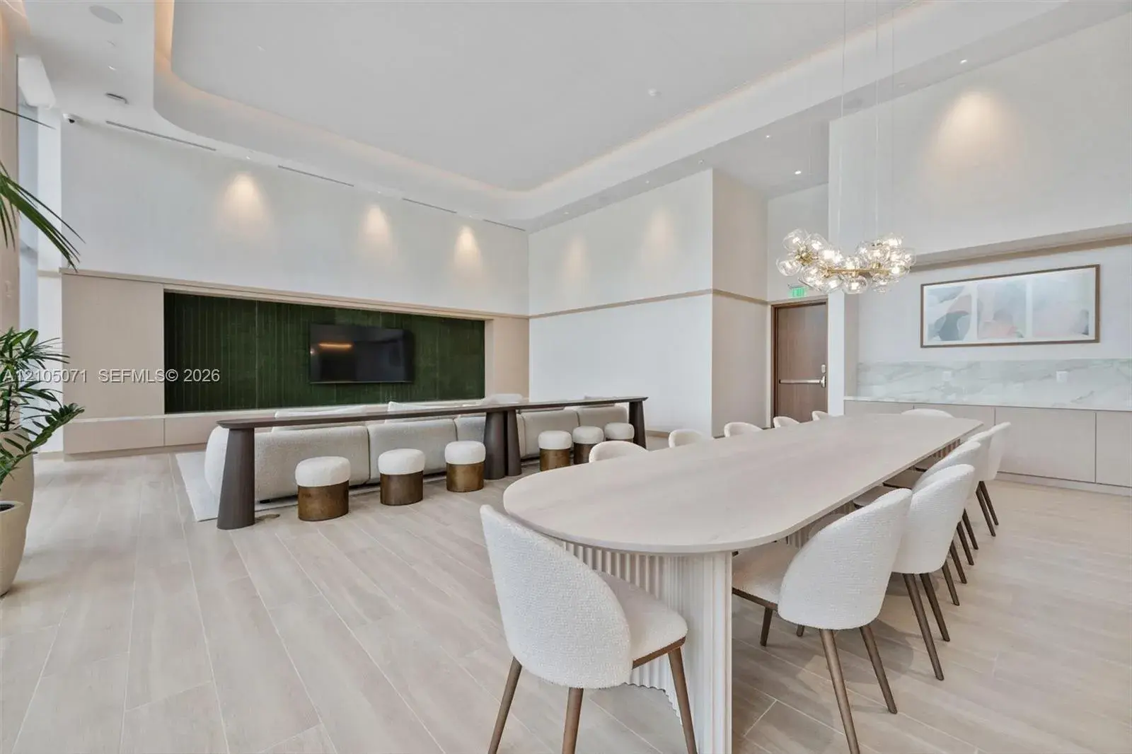 2411 Laguna Circle # 3001, Miami FL 33180