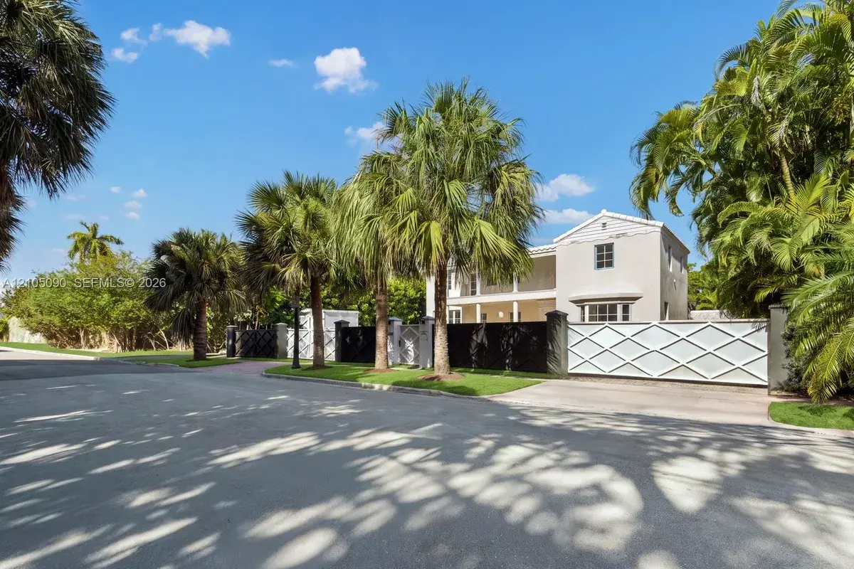 2534 Flamingo Dr, Miami Beach FL 33140