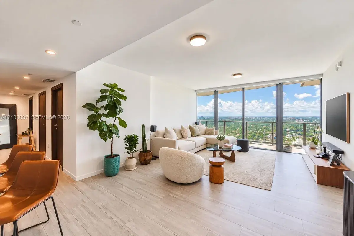 1000 Brickell Plz # 4706, Miami FL 33131