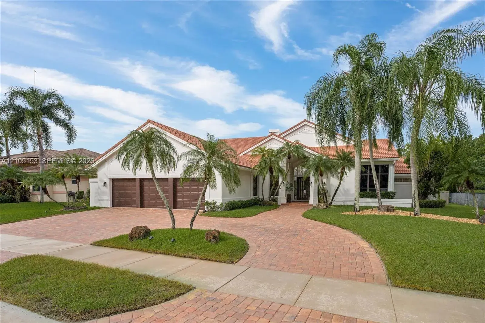 355 Coconut Cir, Weston FL 33326