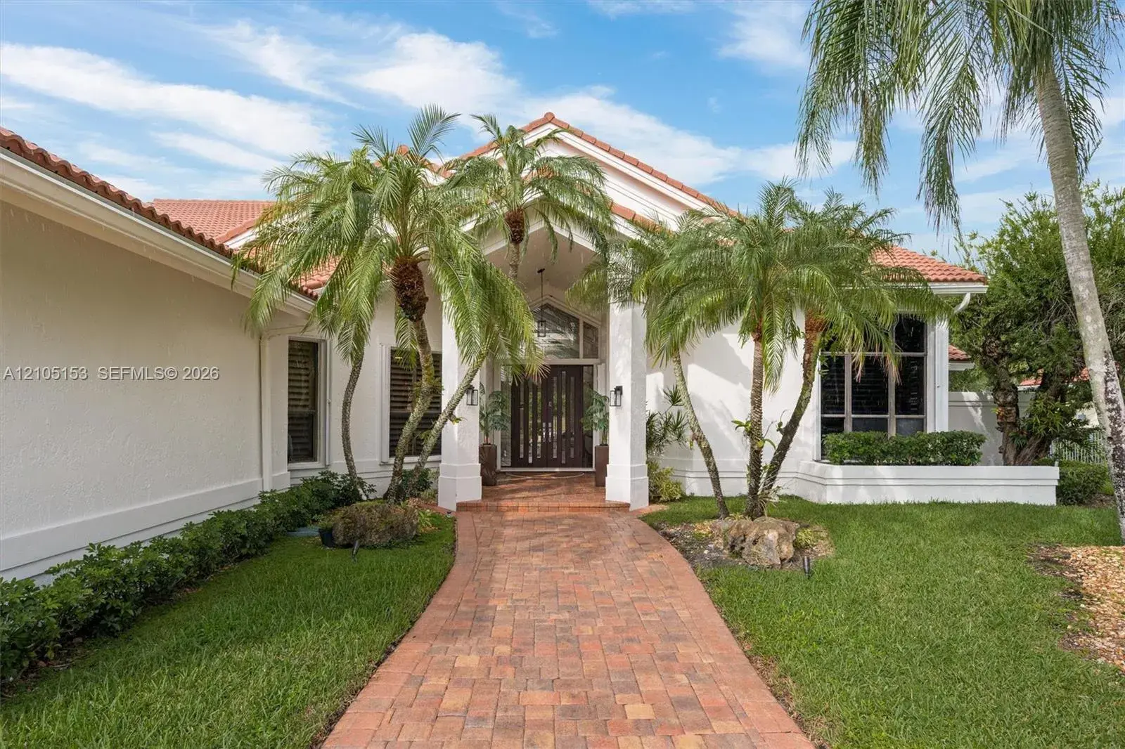 355 Coconut Cir, Weston FL 33326