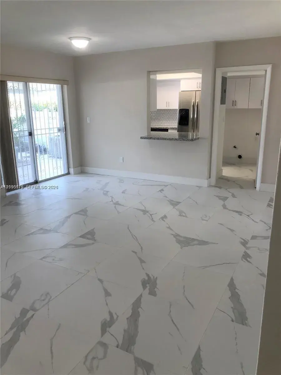 7443 Twin Sabal Dr, Miami Lakes FL 33014