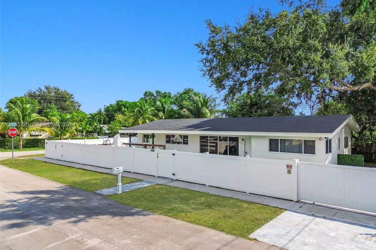 17251 NE 2nd Ct, North Miami Beach FL 33162