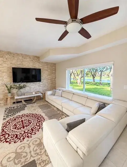 14911 SW 114th Ter, Miami FL 33196