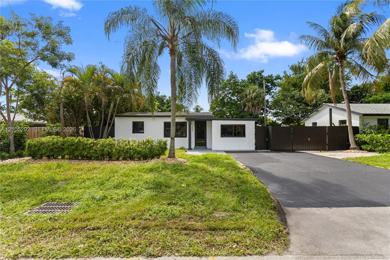 1480 NE 28th St, Pompano Beach FL 33064
