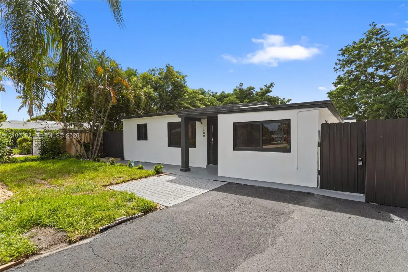 1480 NE 28th St, Pompano Beach FL 33064