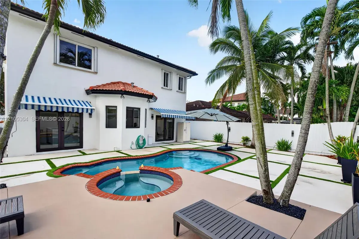 15217 SW 36th Ter, Miami FL 33185