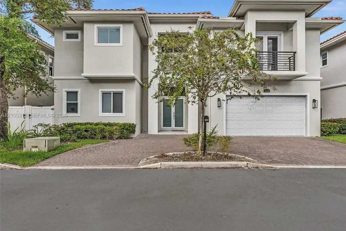 3539 Forest View Cir, Dania Beach FL 33312