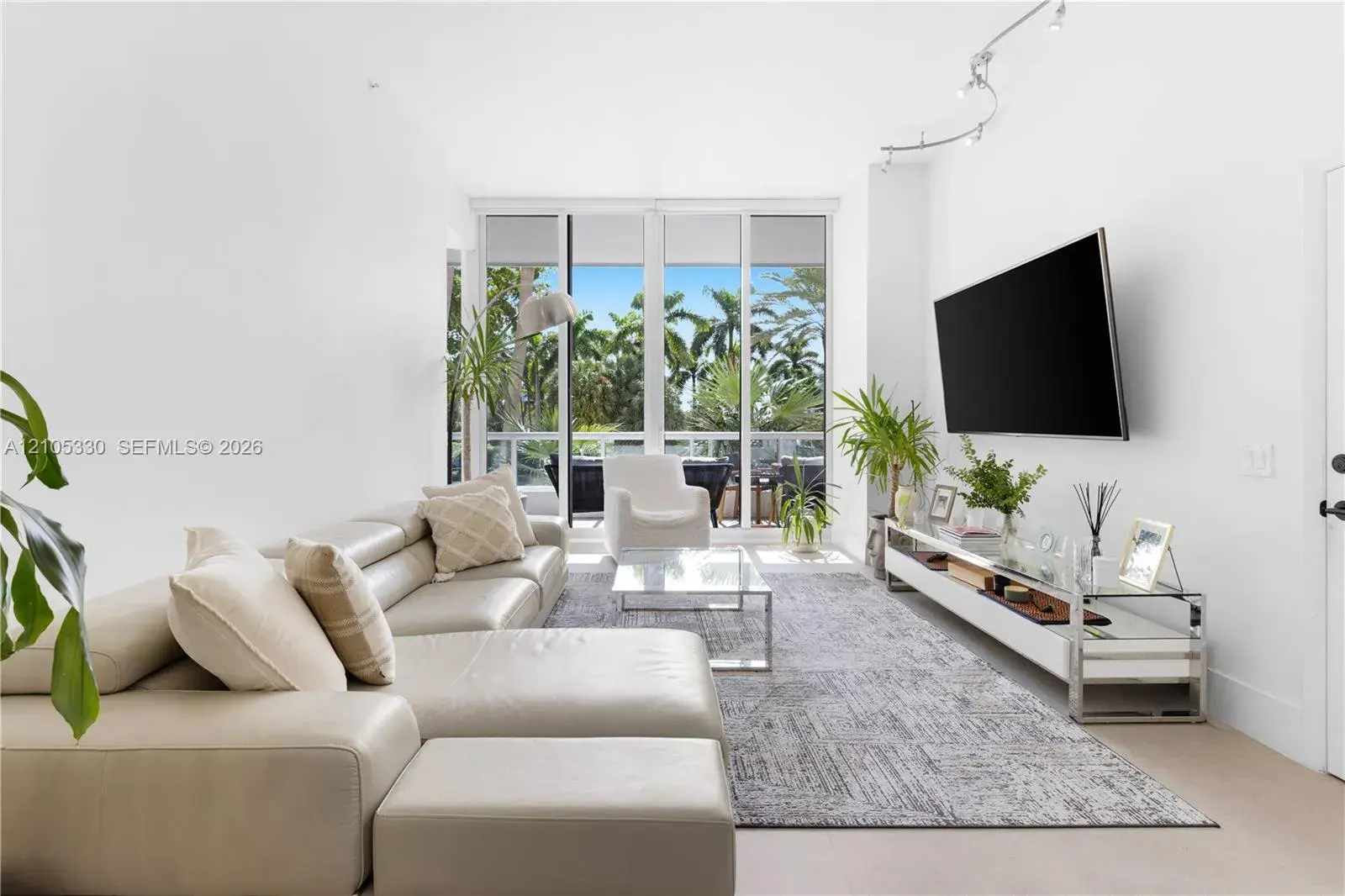 21205 Yacht Club Dr # 304, Aventura FL 33180