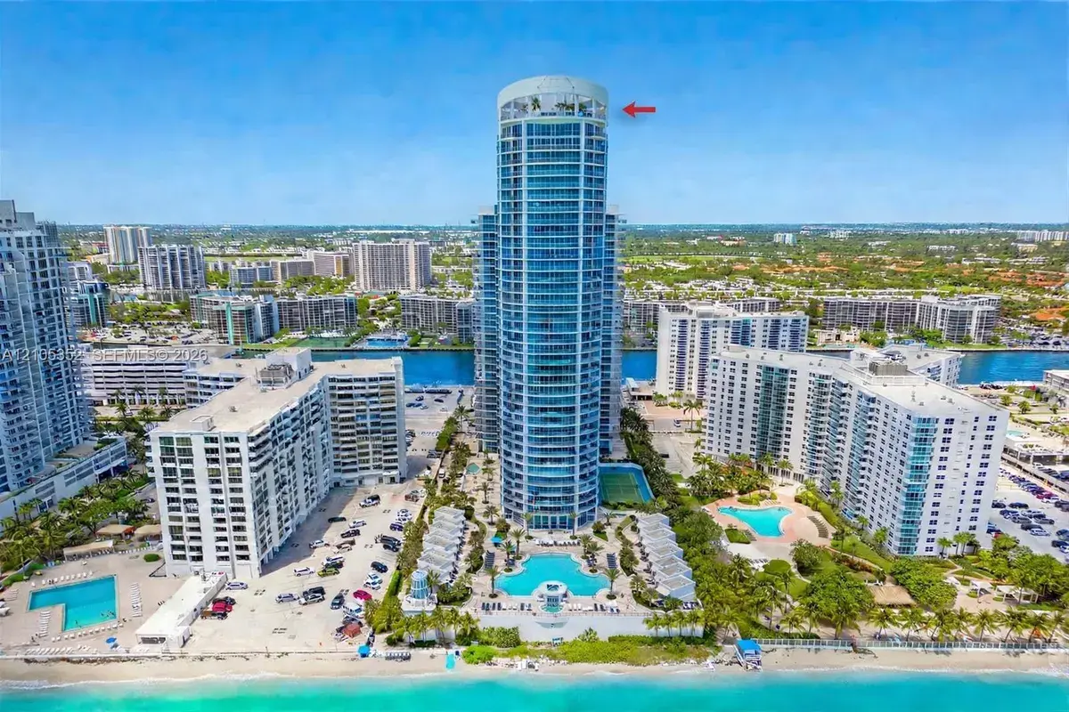 3101 S Ocean Dr, Hollywood FL 33019
