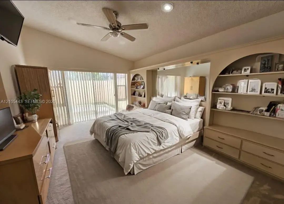 17415 NW 10th St, Pembroke Pines FL 33029
