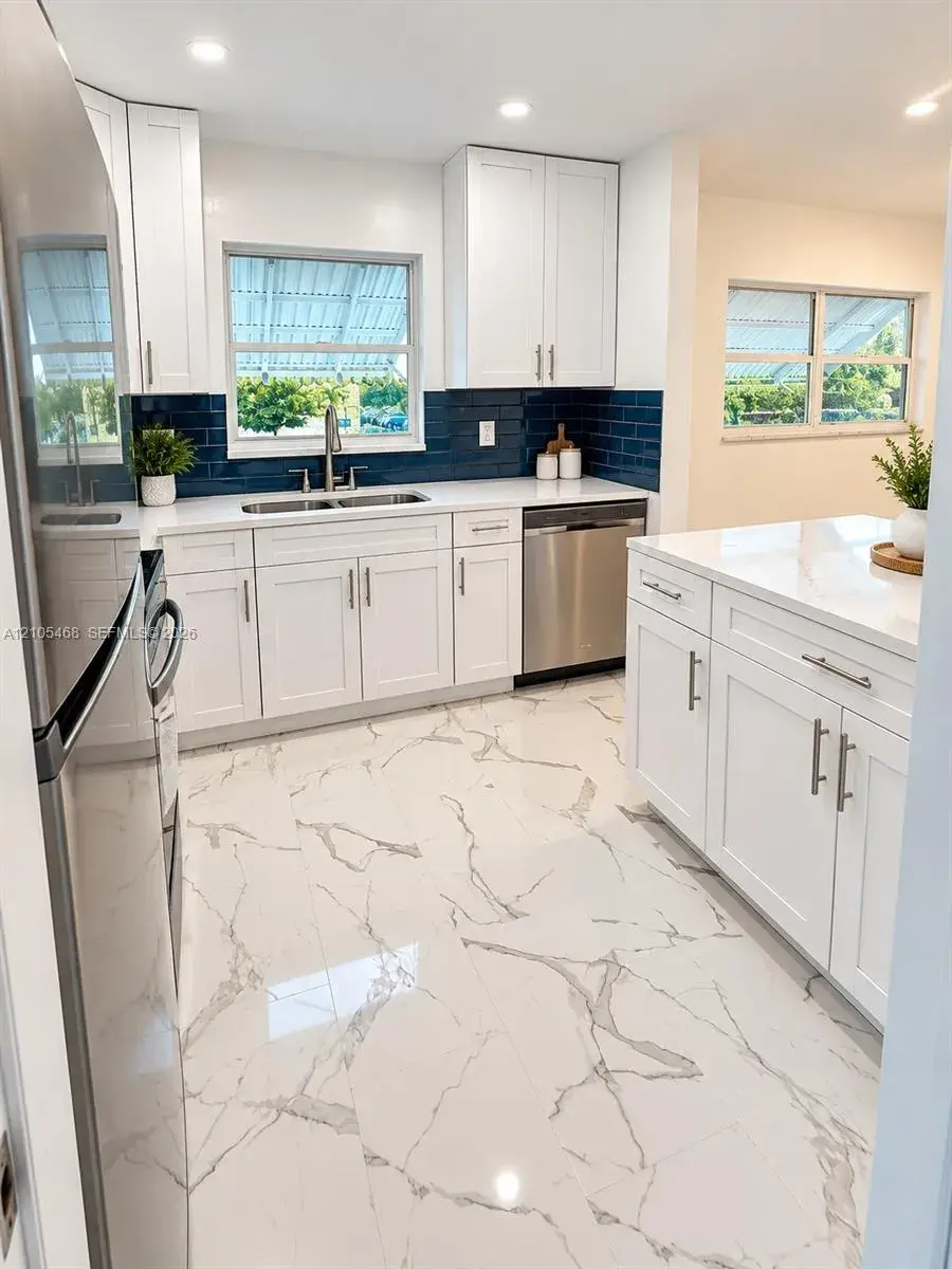 5300 Washington St # I201, Hollywood FL 33021