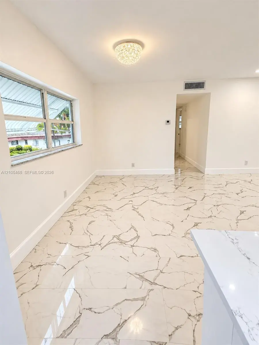 5300 Washington St # I201, Hollywood FL 33021