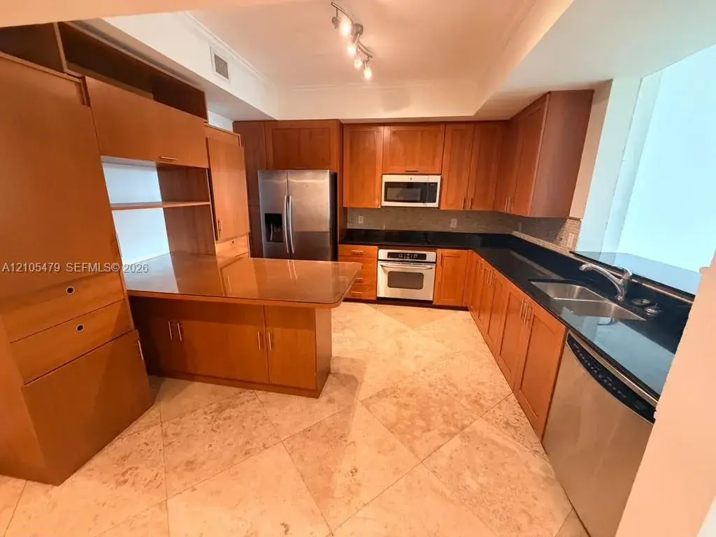 3340 NE 190th St # 308, Aventura FL 33180