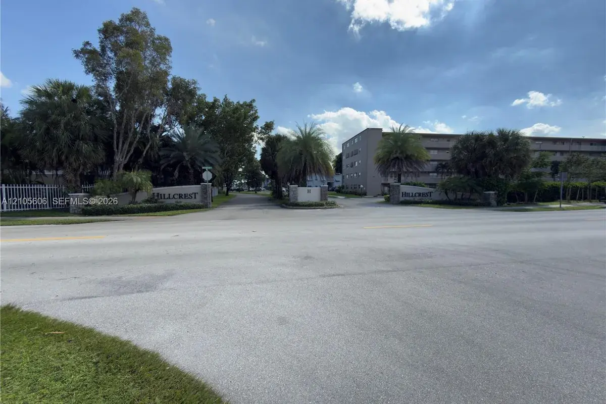 1201 Hillcrest Ct # 205, Hollywood FL 33021