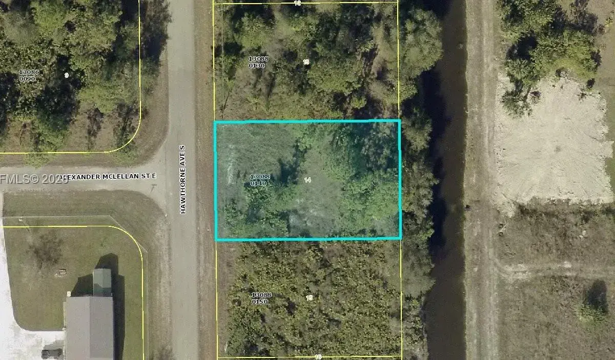 527 S Hawthorne Ave., Lehigh Acres FL 33974
