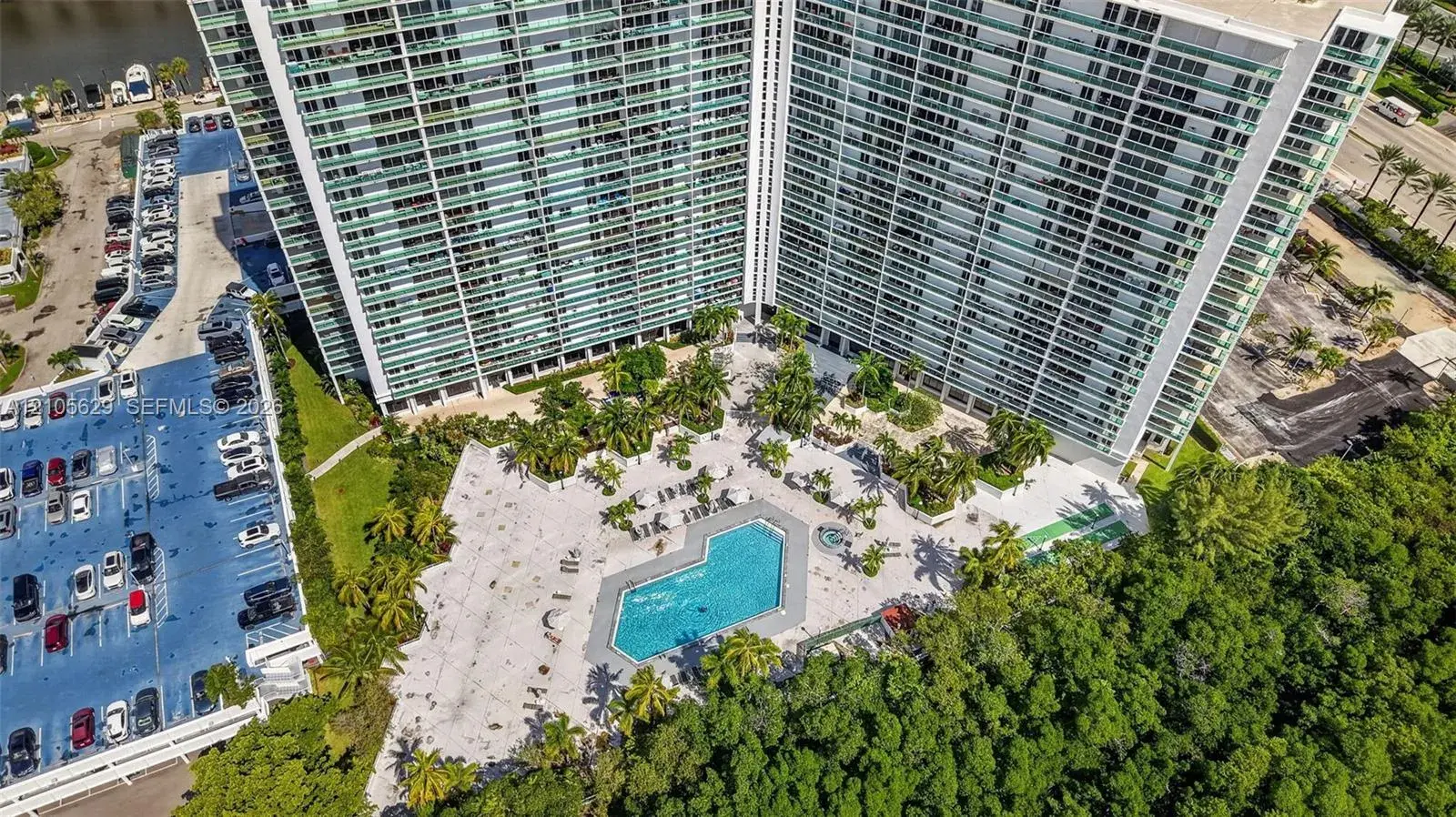 100 Bayview Dr # 710, Sunny Isles Beach FL 33160