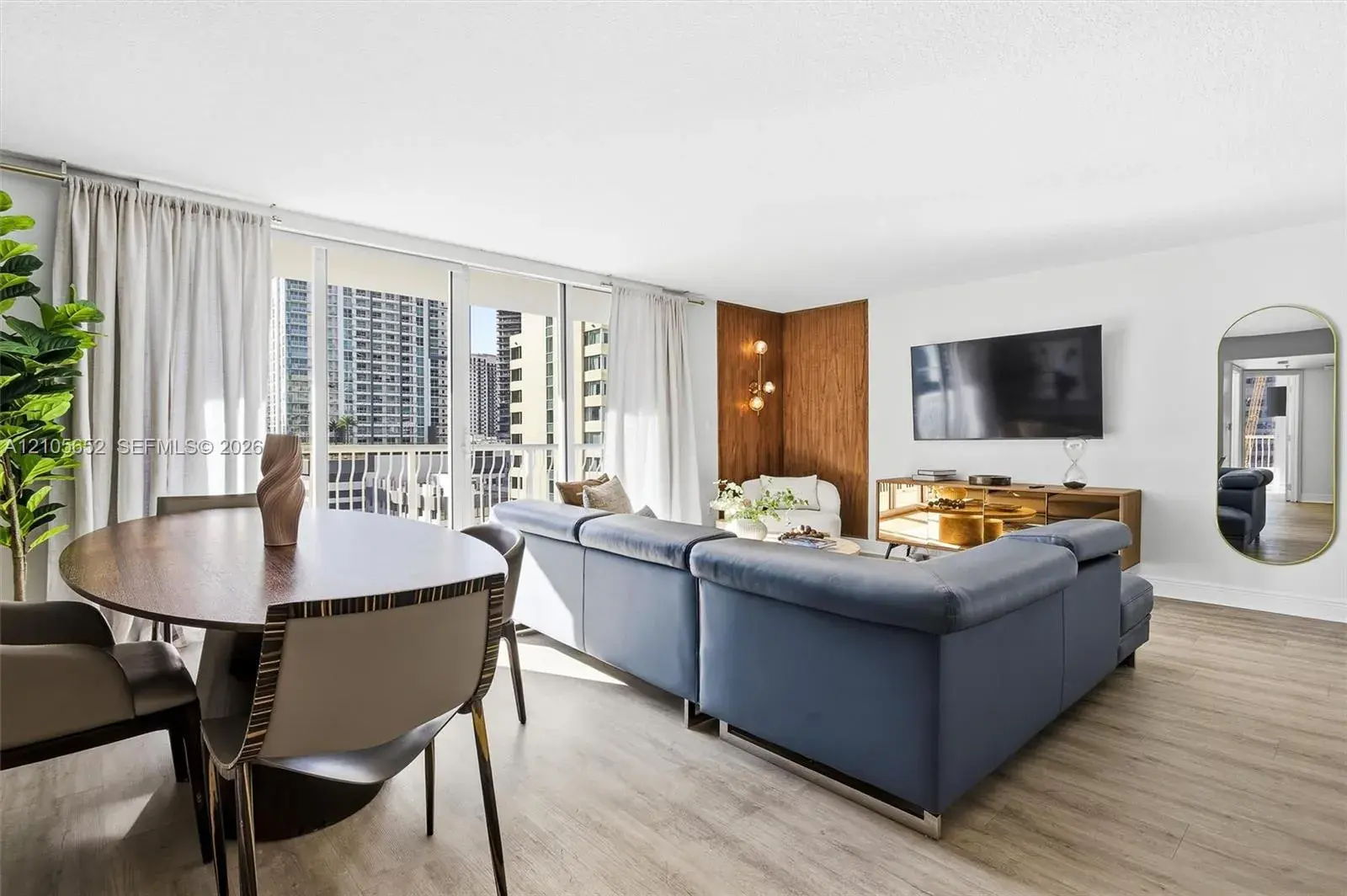 1200 Brickell Bay Dr # 1723, Miami FL 33131
