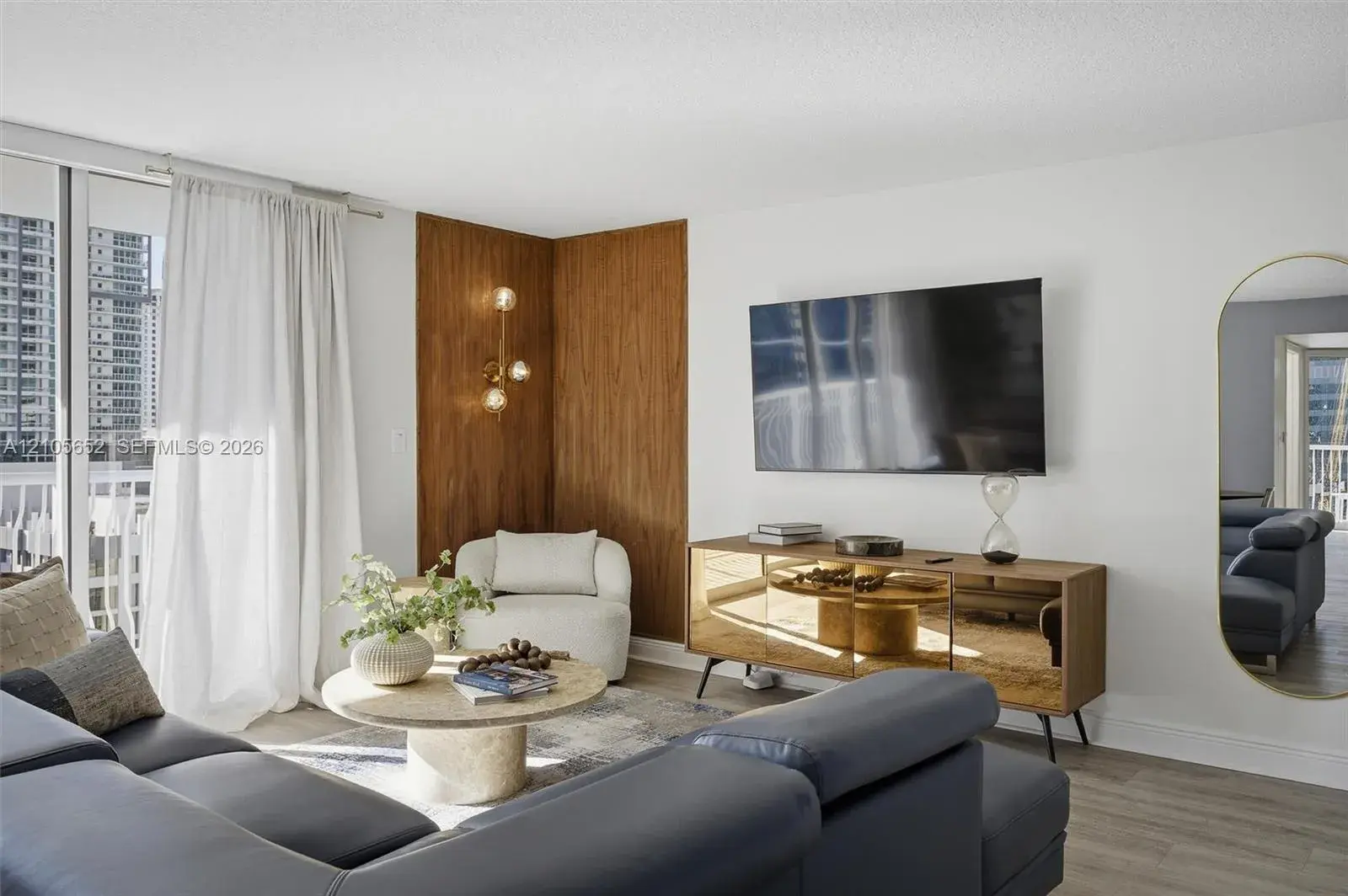 1200 Brickell Bay Dr # 1723, Miami FL 33131
