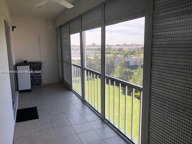 950 Hillcrest Dr # 506, Hollywood FL 33021