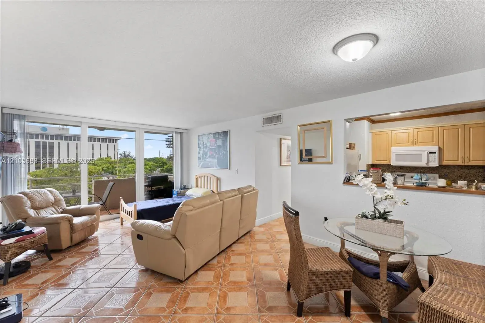 8045 NW 7th St # 2402, Miami FL 33126
