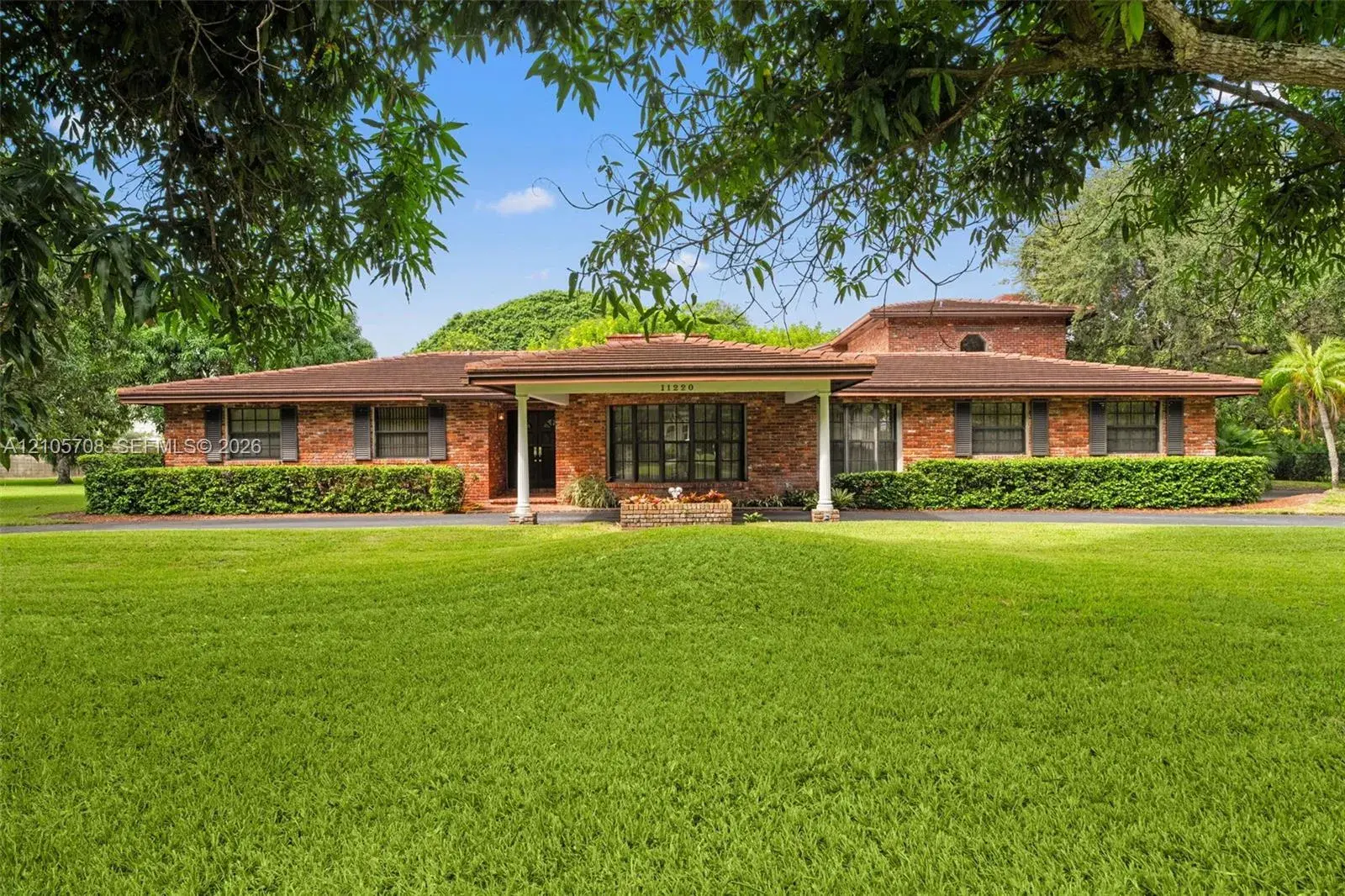 11220 SW 58th Ct, Pinecrest FL 33156