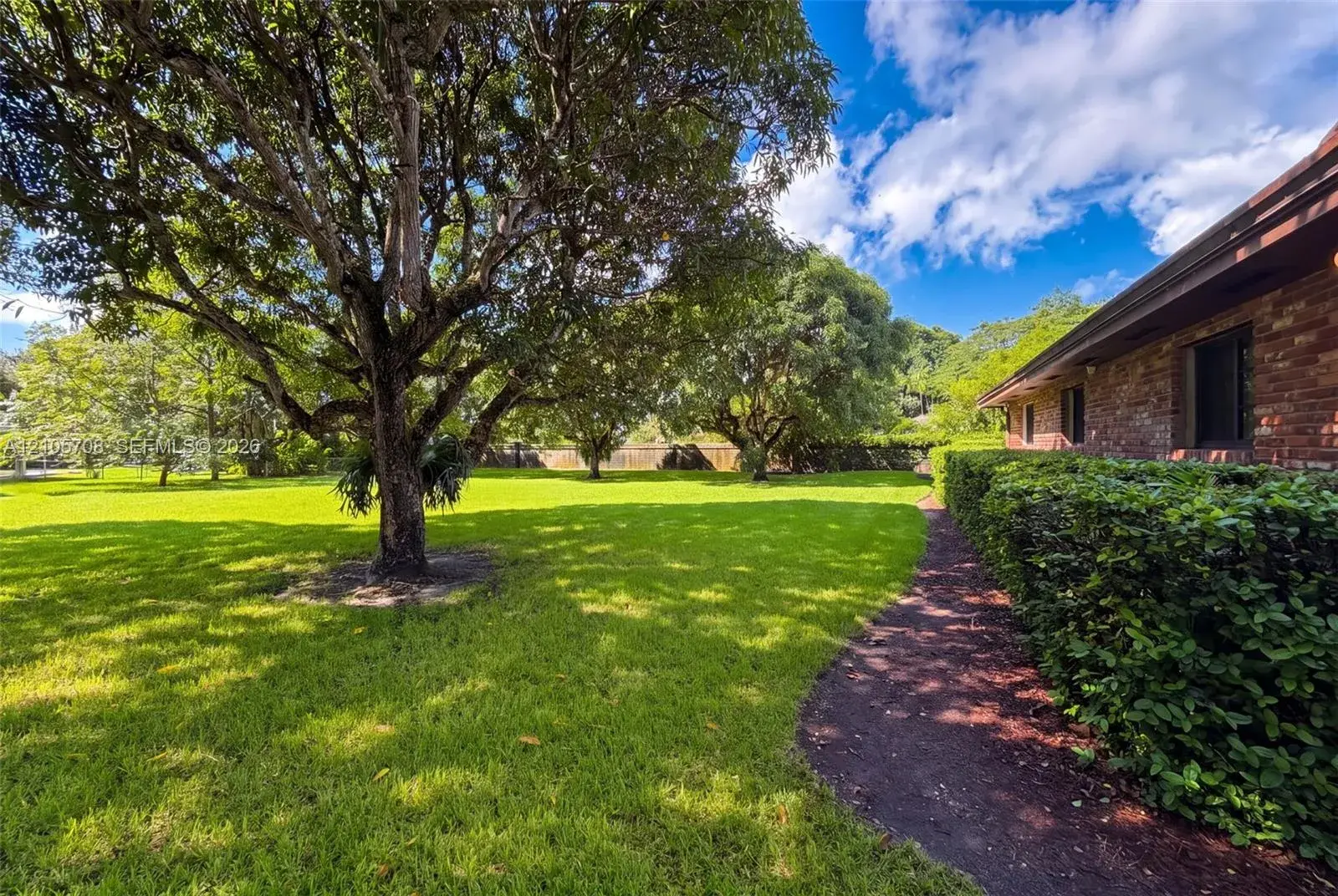 11220 SW 58th Ct, Pinecrest FL 33156