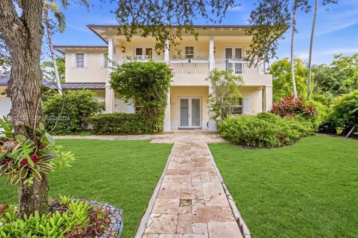 6011 SW 82nd St, South Miami FL 33143