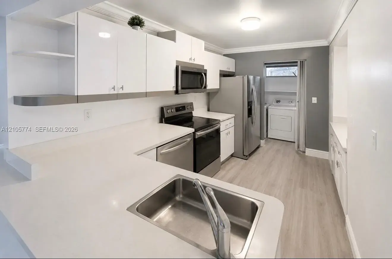 10343 Greenhouse Rd, Pembroke Pines FL 33026